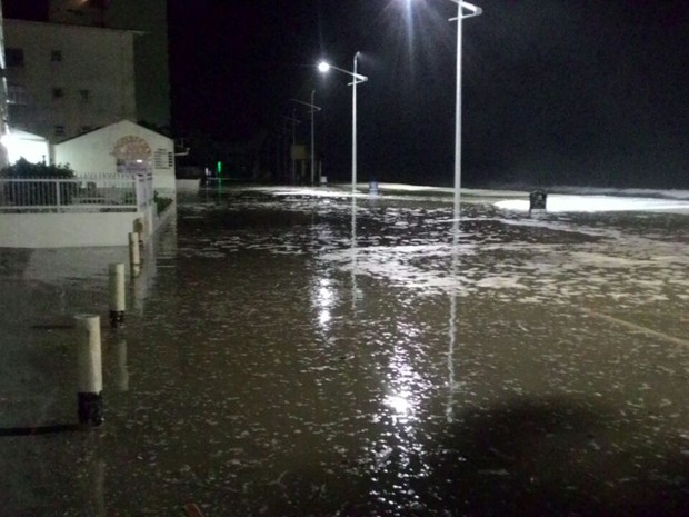 Ruas ficaram alagadas em Barra Velha (Foto: Bombeiros Voluntários de Barra Velha/Divulgação)