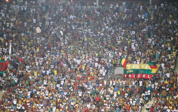Torcida do Sampaio Corrêa tem comparecido nos jogos do Tricolor (Foto: Paulo Soares / O Estado)