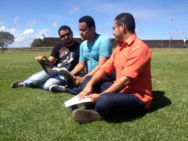 Poetas Azuis acreditam que produção poética tem crescido no Amapá (Foto: Fabiana Figueiredo/G1)