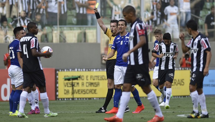 Lance da partida entre Atlético-MG e Cruzeiro pelas semifinais do Campeonato Mineiro (Foto: Douglas Magno)