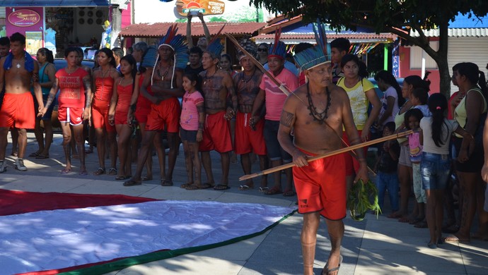 Ritual de abertura das decisões dos I Jogos Indígenas do Baixo Tapajós (Foto: Dominique Cavaleiro/GloboEsporte.com)