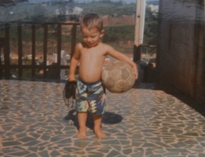 Éverton Ribeiro infância 1 (Foto: Arquivo Pessoal)