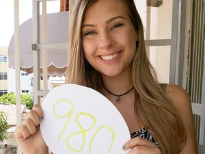 Resultado de imagem para fotos estudantes comemorando aprovação no enem