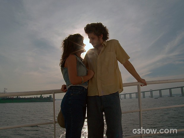Eliane e Zé Alfredo se entregam ao amor (Foto: Império/TV Globo)