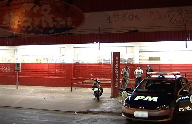 Mulher é baleada após troca de tiros em supermercado de Goiânia, Goiás (Foto: Reprodução / TV Anhanguera)