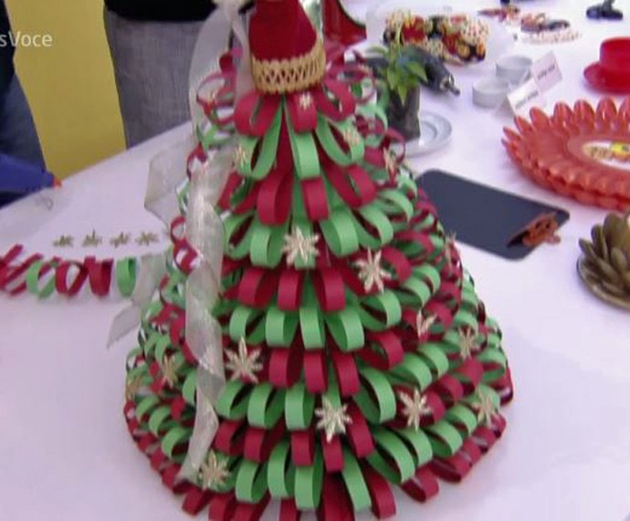 Árvore de Natal de papel (Foto: TV Globo)