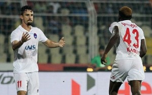 Marcelinho comemora gol do Delhi Dynamos (Foto: Reprodução site da ISL)