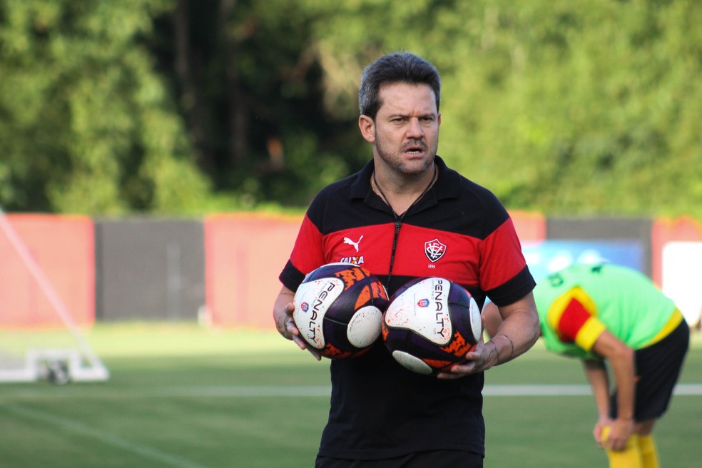 Argel teve 68% de aproveitamento no comando do Vitória (Foto: Maurícia da Matta / EC Vitória / Divulgação)