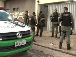 Polícia encaminhou os presos para a Central de Flagrantes de Teresina (Foto: Reprodução/TV Clube)