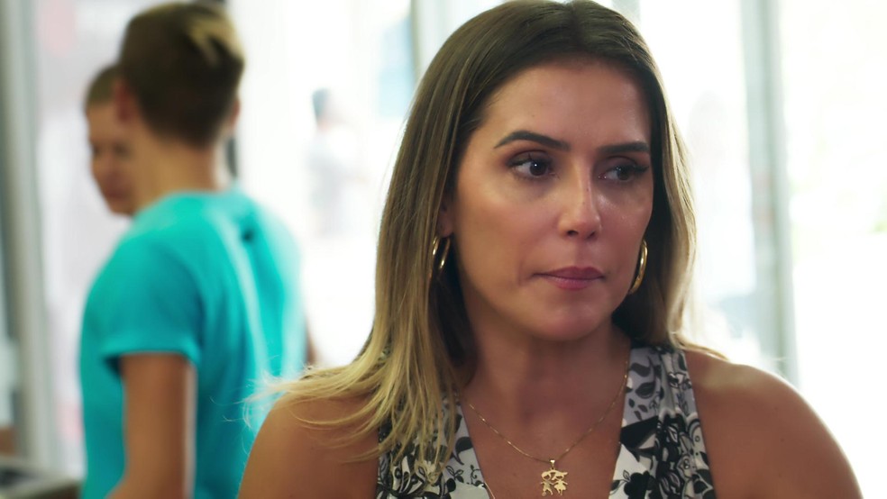 Tânia não deixa barato... (Foto: TV Globo)