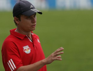 Fernando Seabra, técnico do Red Bull Sub-20 (Foto: Divulgação/RedBullBrasil)