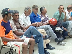 Homens participam da campanha 'Novembro Azul' em Uberaba (Foto: Reprodução/TV Integração)