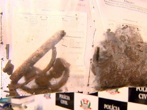 Fragmentos de ossos e dentes supostamente humanos serão analisados  (Foto: Reprodução/EPTV)