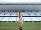 Ana Paula Minerato, musa da Gaviões da Fiel, posa no estádio do Corinthians