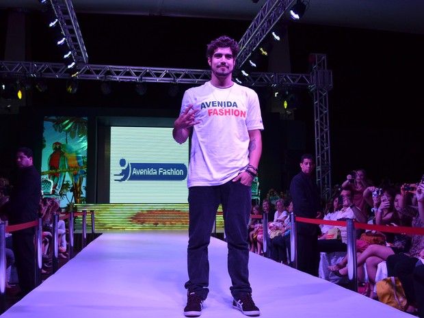 Caio Castro em evento de moda em Maringá, no Paraná (Foto: Divulgação)