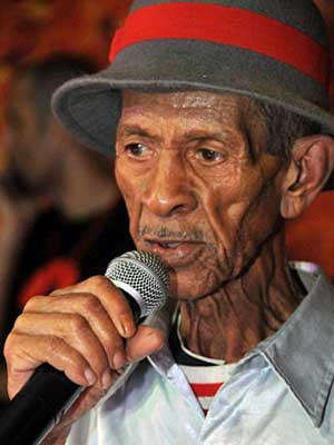 Sambista 'seo Beto', de 81 anos. (Foto: Divulgação / Site da Escola de Samba Mocidade Alegre)