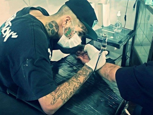 'Eu quero viver de tatuagem, no me imagino fazendo outra coisa', diz Bruno (Foto: Arquivo pessoal)