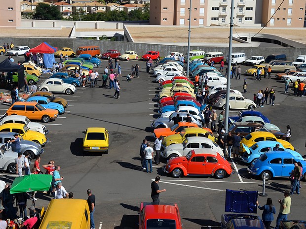 Exposição de carros antigos no Galleria Shopping, em Campinas (Foto: Leandro Filippi / G1 Campinas)