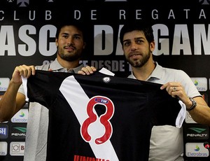 Pedro ken juninho pernambucano vasco coletiva (Foto: Marcelo Sadio / Vasco.com.br)