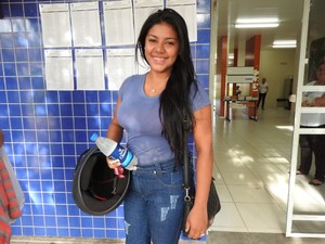 Indira Lorraine, de 22 anos, disse estra tranquila; ela concorre ao curso de medicina (Foto: Valéria Oliveira/G1)