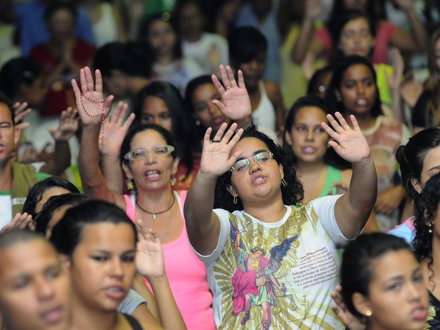 Carnaval dos católicos reúne centenas de fieis (Foto: Nestor Müller/ A Gazeta)