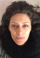 Aos 41 anos, Maria Fernanda Cândido posta foto sem make e ganha elogios