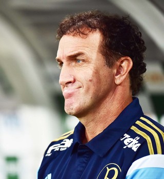 Cuca elogia Santos e se preocupa com motivação exagerada no Palmeiras