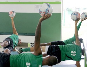 coritiba faz treino leve em sua reapresentação (Foto: Divulgação/site oficial do Coritiba Foot Ball Club) coritiba faz treino leve em sua reapresentação (Foto: Divulgação/site oficial do Coritiba Foot Ball Club)