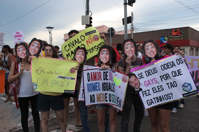 G1 Manifestantes Contra Feliciano Usam Máscaras De Daniela Mercury No Piauí Notícias Em Piauí 4770