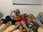 Lucas Lucco mostra foto descontraída de seu réveillon em família