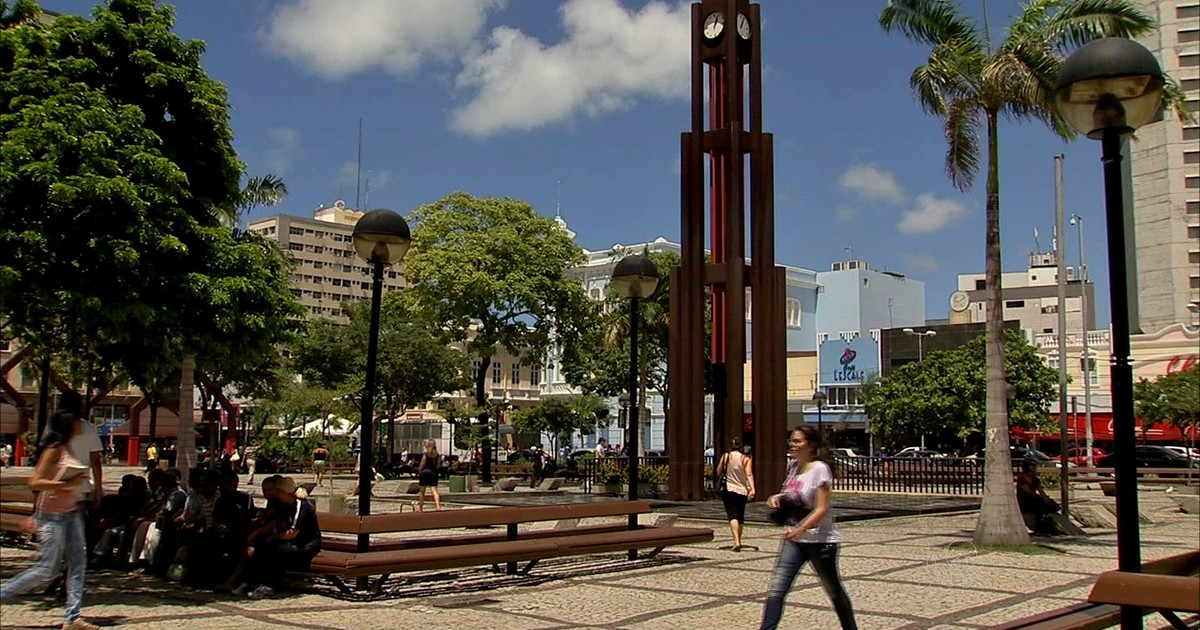 G1 - Saiba mais sobre a Praça do Ferreira, lugar de ' todos os ...