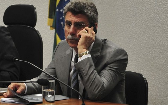 A CCJ votou nesta quarta-feira (19) parecer do senador Romero Jucá (PMDB-RR) (Foto: Antonio Cruz/Agência Brasil)