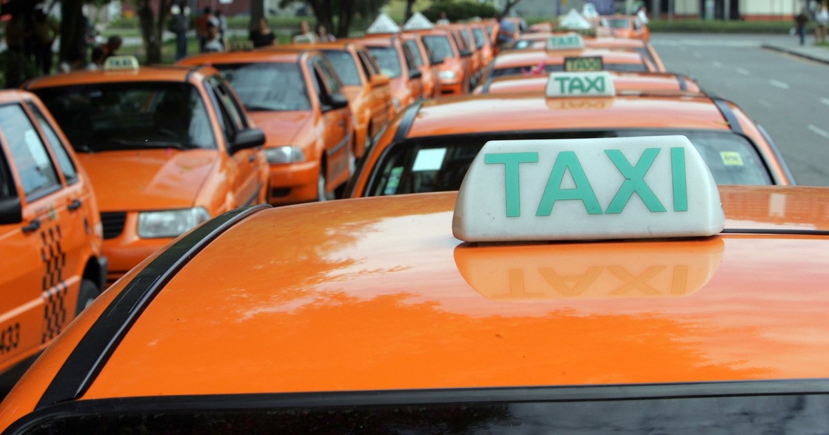 G1 - Taxistas de Curitiba terão que aceitar cartões de crédito e ... - Globo.com