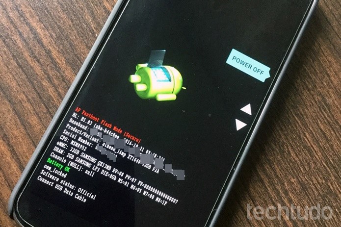 Modo de recuperação do Moto G 4 também pode ser acessado quando o celular estiver desligado (Foto: Felipe Demartini/TechTudo) Modo de recuperação do Moto G 4 também pode ser acessado quando o celular estiver desligado (Foto: Felipe Demartini/TechTudo)