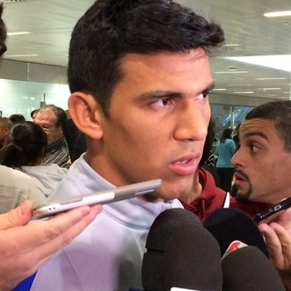 Candidato à vaga, Balbuena torce contra punição de Yago