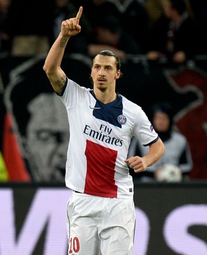 Ibrahimovic Leverjusen x PSG (Foto: AFP)