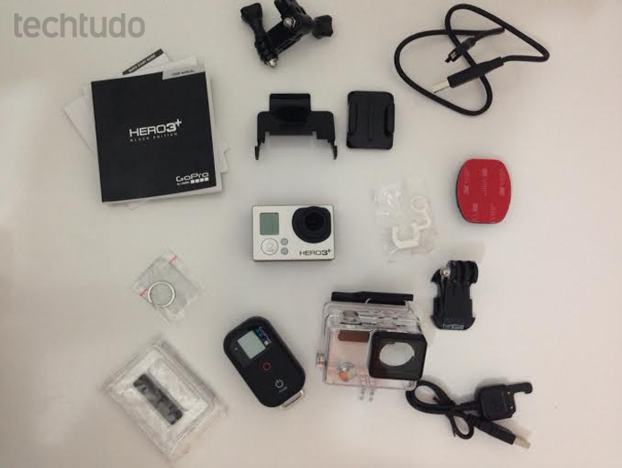 Este é o conteúdo da embalagem da GoPro (Foto: Aline Jesus/TechTudo)