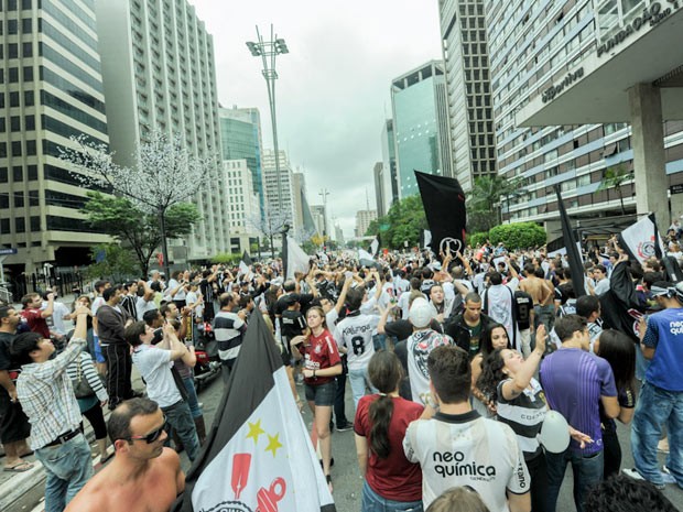 Avenida Paulista fechada para comemoração (Foto: Flávio Moraes/G1)