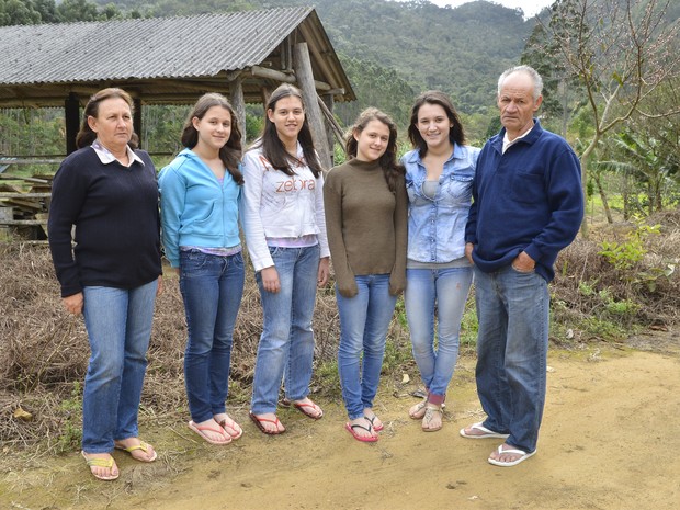 Família Loterio vive no distrito de Rio do Norte, no município de Santa Leopoldina (Foto: Guilherme Ferrari/ G1)