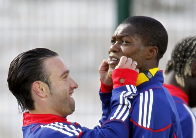 Cisse e Valbuena (Foto: Reuters) Cisse e Valbuena (Foto: Reuters)