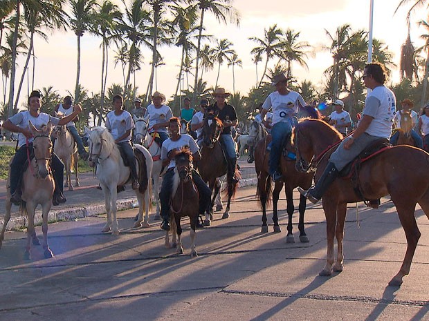 Festival do Cavalo promove cavalgada na orla de Salvador (Foto: Imagem/ TV Bahia)