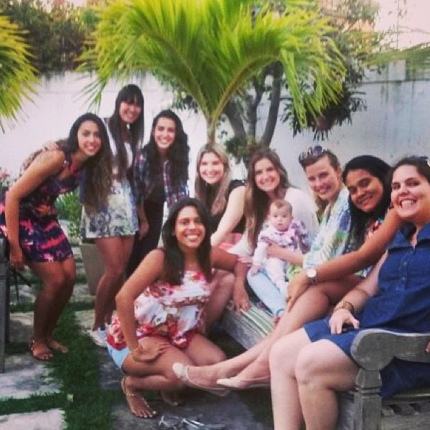 Debby Lagranha com a filha e amigas (Foto: Reprodução_Instagram)