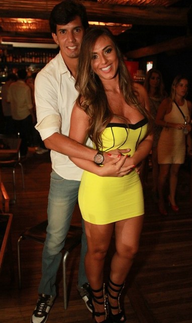 Nicole Bahls e Victor Ramos em balada sertaneja no Rio (Foto: Marco Macedo/Divulgação)