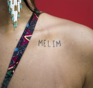 Gabriela da Melim tem o sobrenome tatuado na altura do ombro (Foto: Isabella Pinheiro/Gshow)