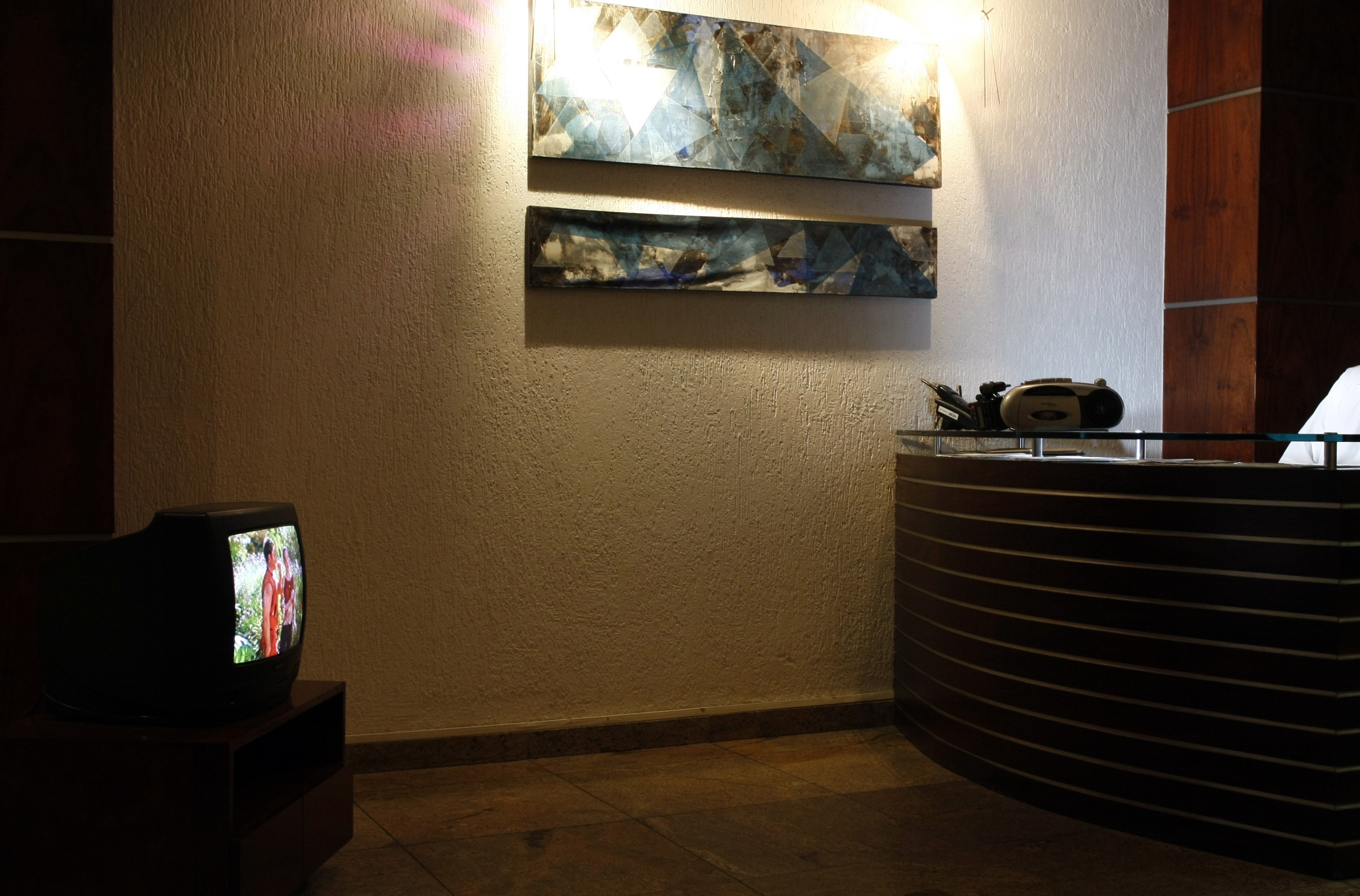 TV da portaria; imagem meramente ilustrativa