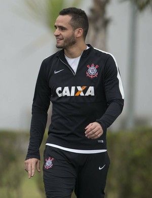 Tite repete formação, e Corinthians viaja escalado para Florianópolis