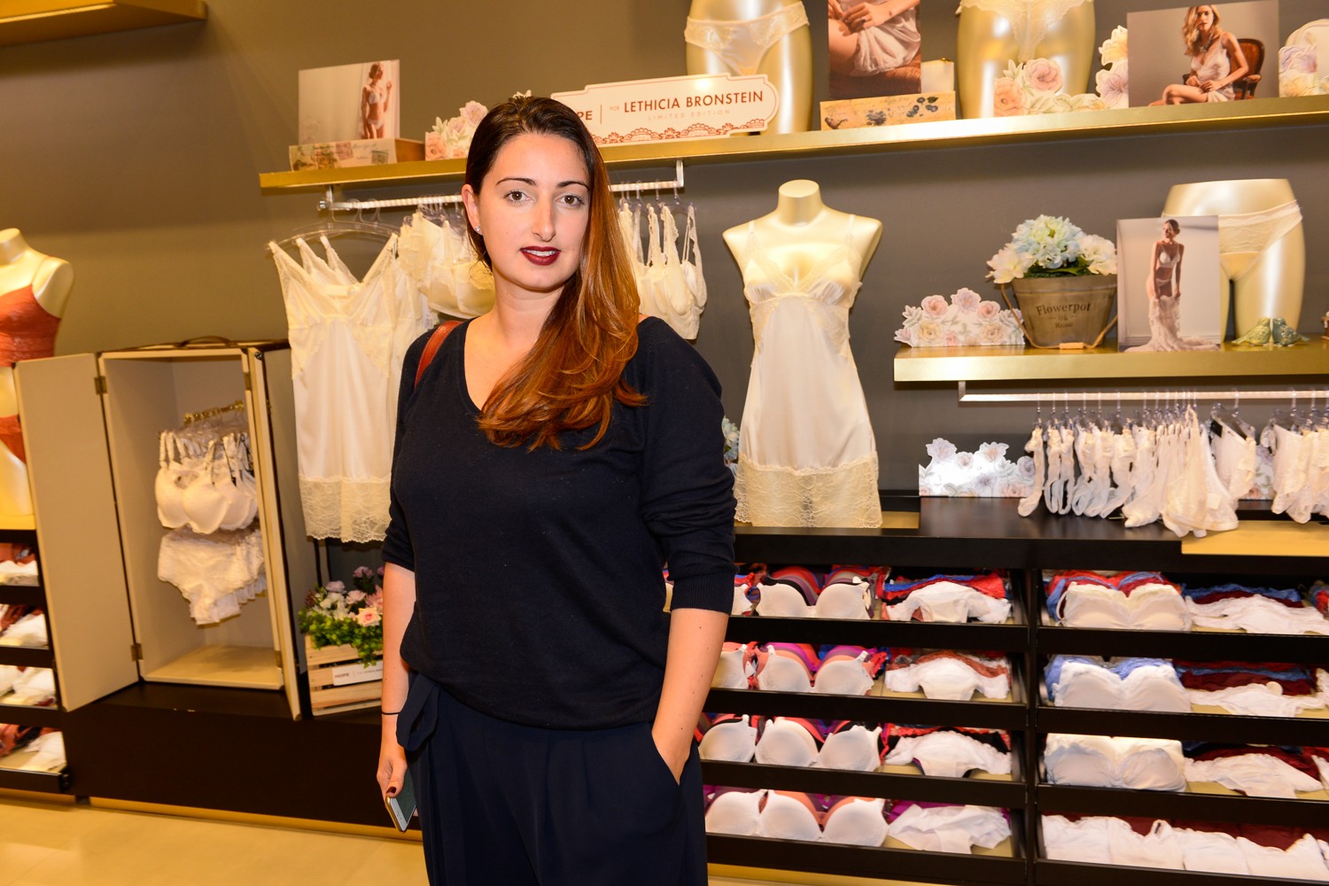 Lethicia Bronstein Lan A Cole O De Lingerie Para Noivas A Hope