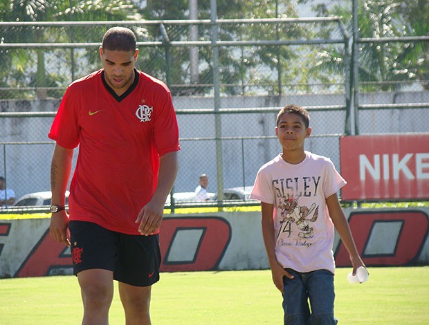 tiago irmão de adriano no treino do Flamengo (Foto: Eduardo Peixoto / Globoesporte.com)