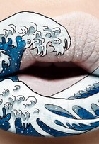 Maquiadora transforma os lábios em obras de arte usando apenas make