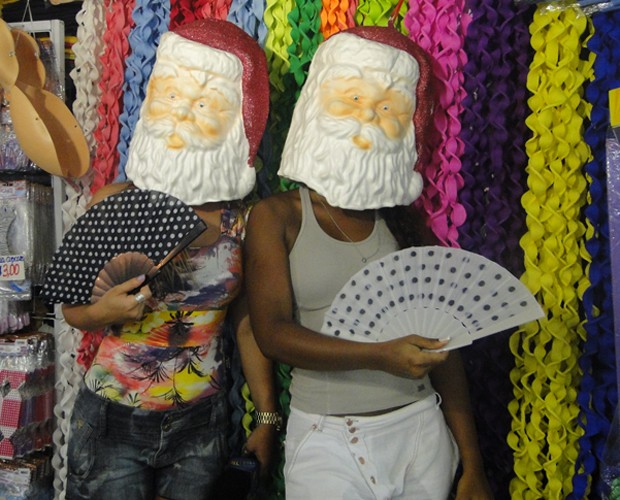 Bailarinas compram presentes de Natal no Mercadão de Madureira (Foto: Domingão do Faustão / TV Globo)